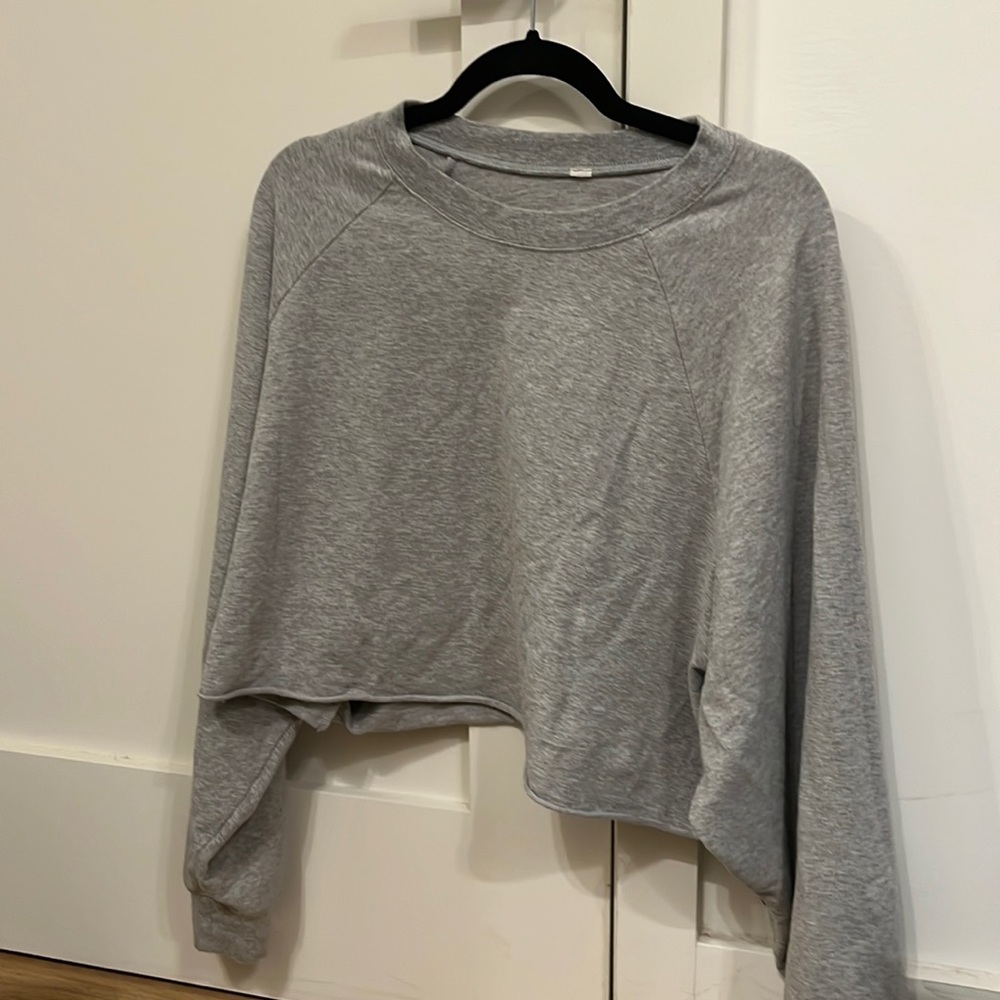 Cropped grey Alo crewneck